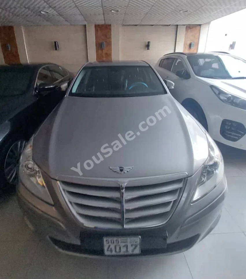 جينيسيس بي اتش 330 2012 اتوماتيك 150,000 كم 6 سلندر دفع خلفي سيدان فضي بنزين