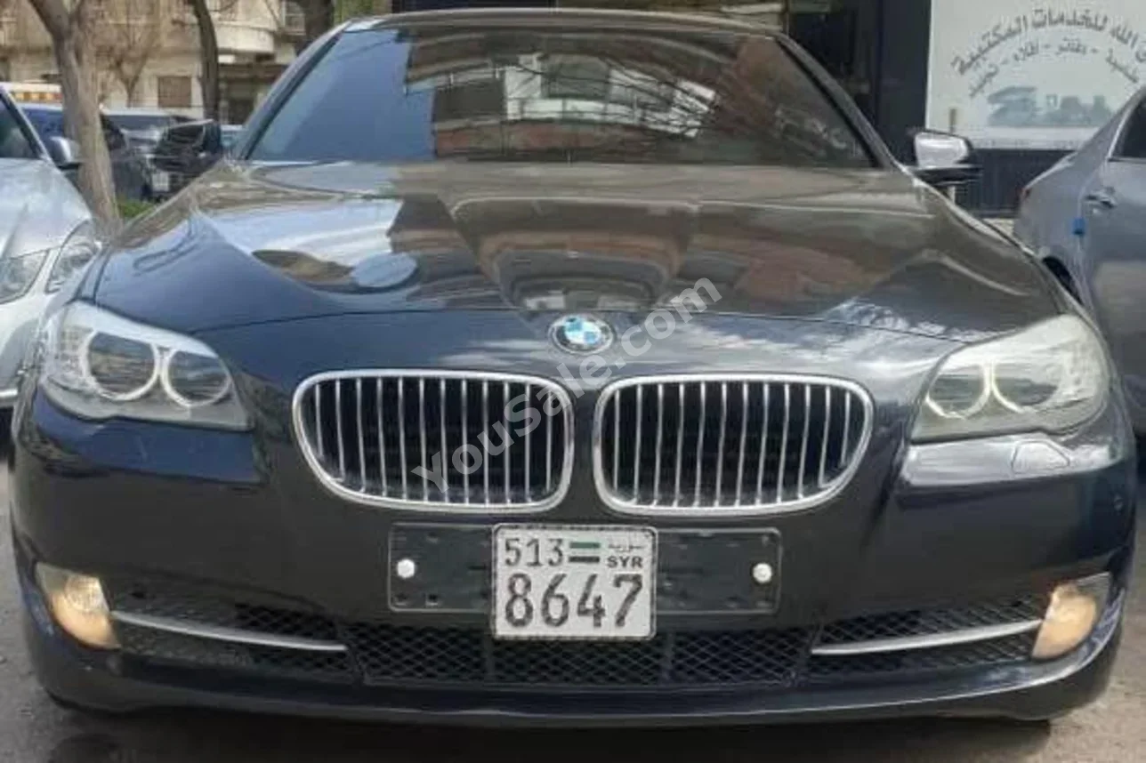 بي ام دبليو  الفئة - الخامسة  528i  2011  اتوماتيك  128,000 كم  6 سلندر  دفع خلفي  سيدان  أسود  بنزين