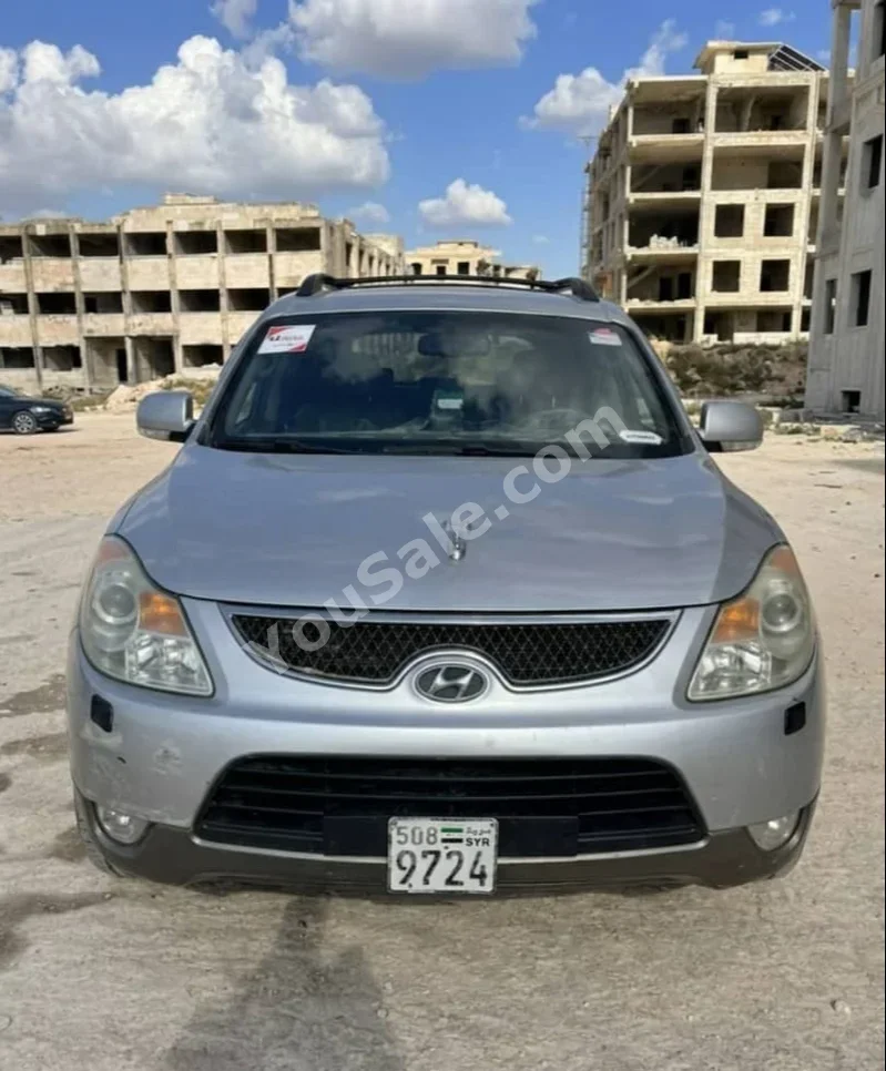 هيونداي فيراكروز 2007 اتوماتيك 286,000 كم 6 سلندر دفع رباعي اس يو في فضي بنزين