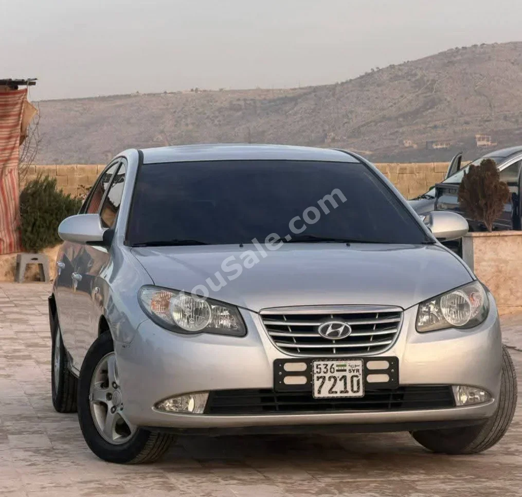 هيونداي  افانتي  2009  اتوماتيك  114,000 كم  4 سلندر  دفع أمامي  سيدان  فضي  بنزين