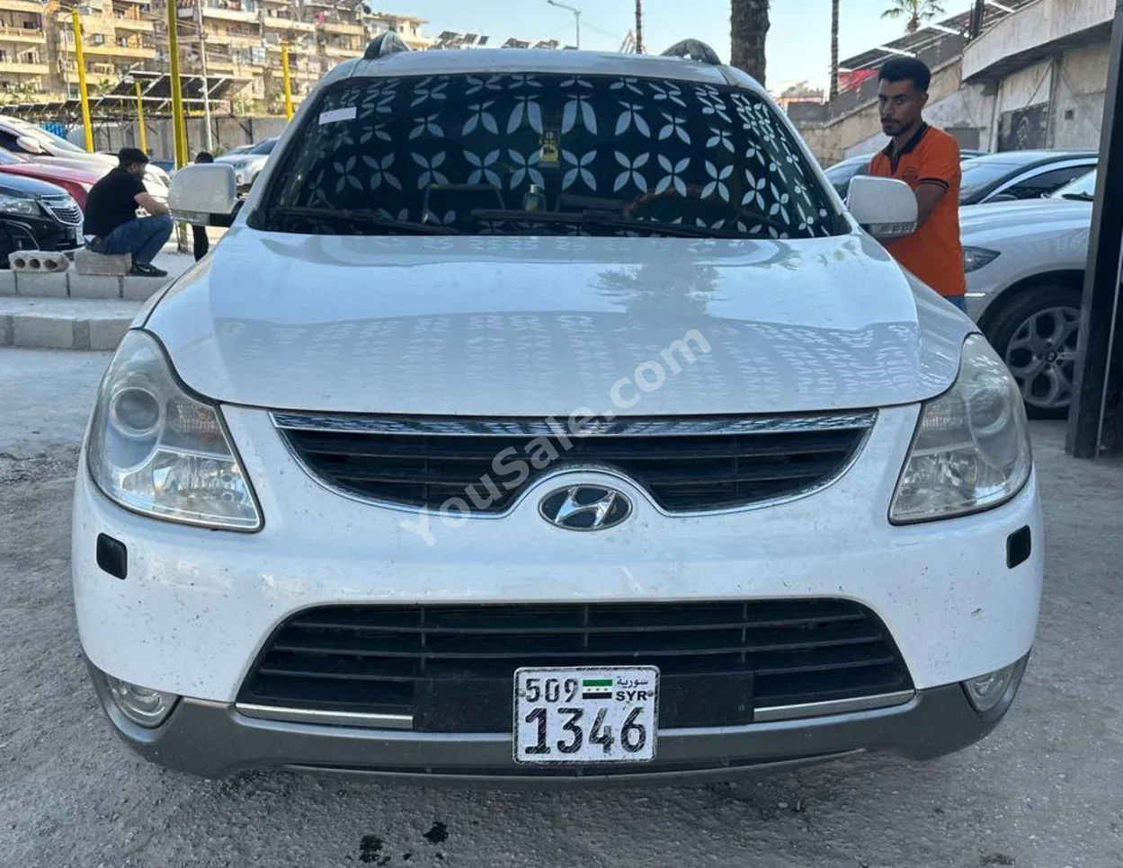 هيونداي  فيراكروز  2009  اتوماتيك  281,000 كم  4 سلندر  دفع أمامي  اس يو في  أبيض  ديزل