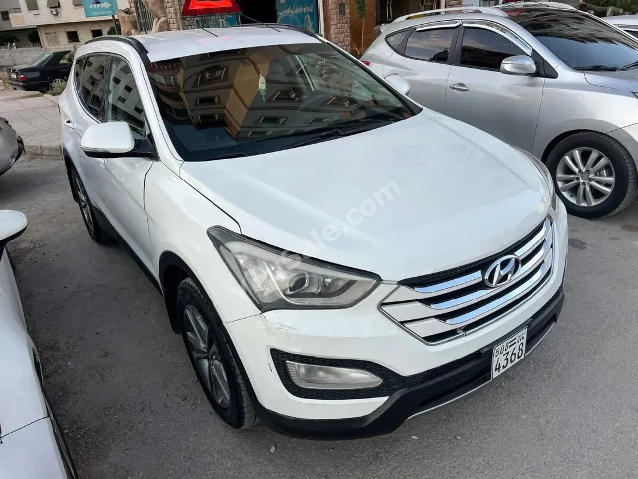 Hyundai Tucson 2015 Automatic 150,000 km 4 Cylinder FWD SUV White Gasoline