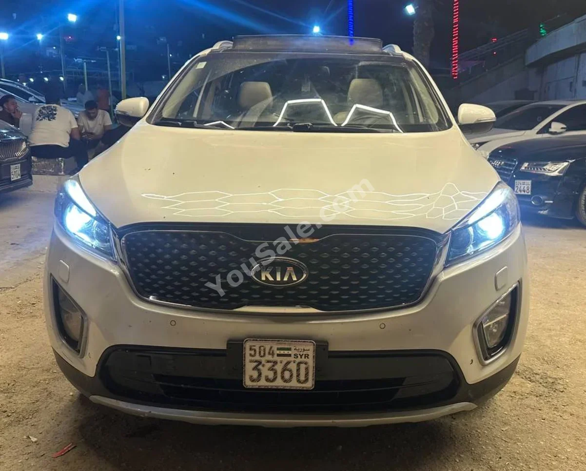 Kia Sorento 2016 Automatic 126,000 km 6 Cylinder 4WD SUV White Gasoline