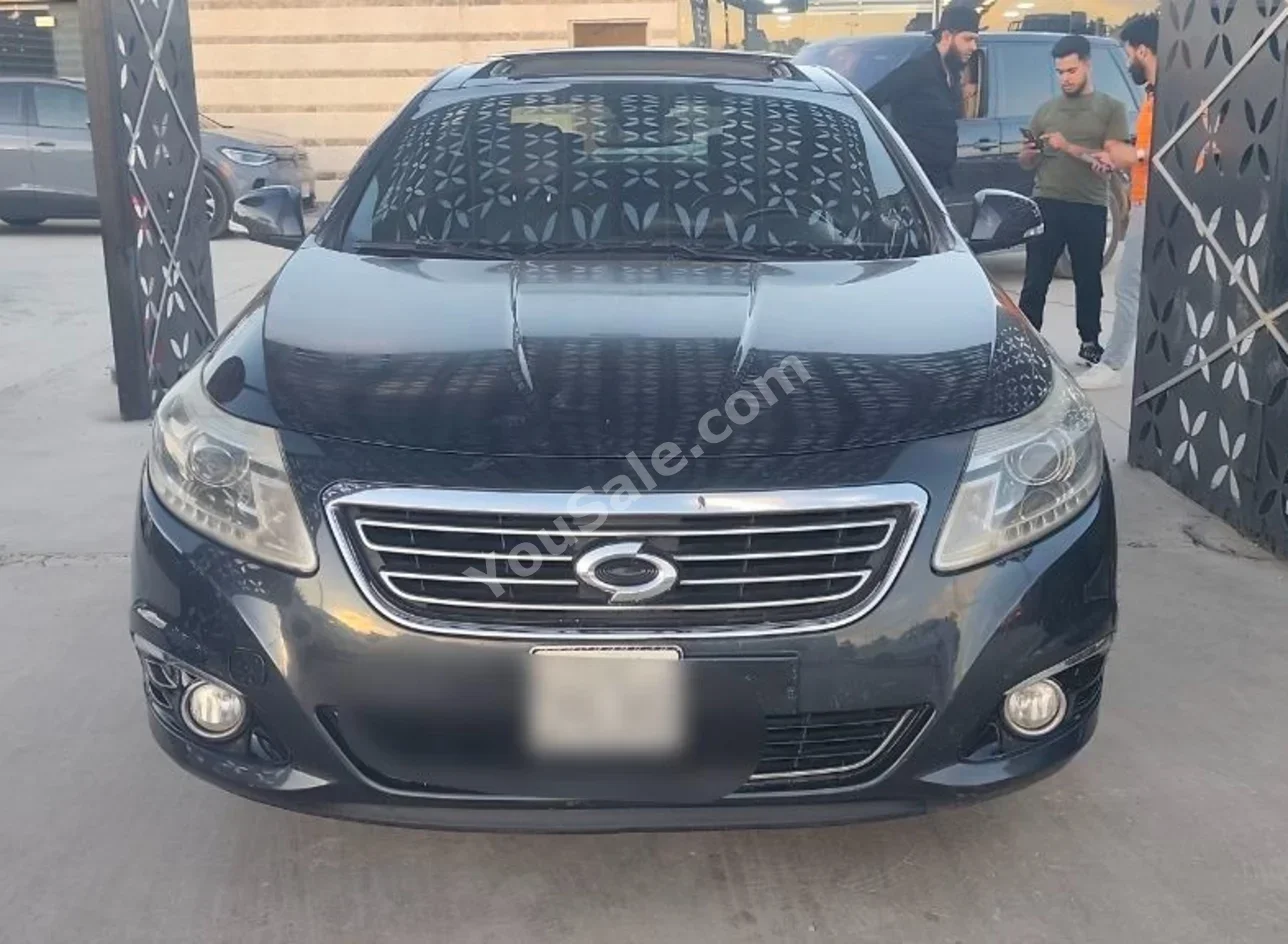 رينو  سامسونغ  اس ام 7  2014  اتوماتيك  250,000 كم  4 سلندر  دفع أمامي  سيدان  أسود  بنزين