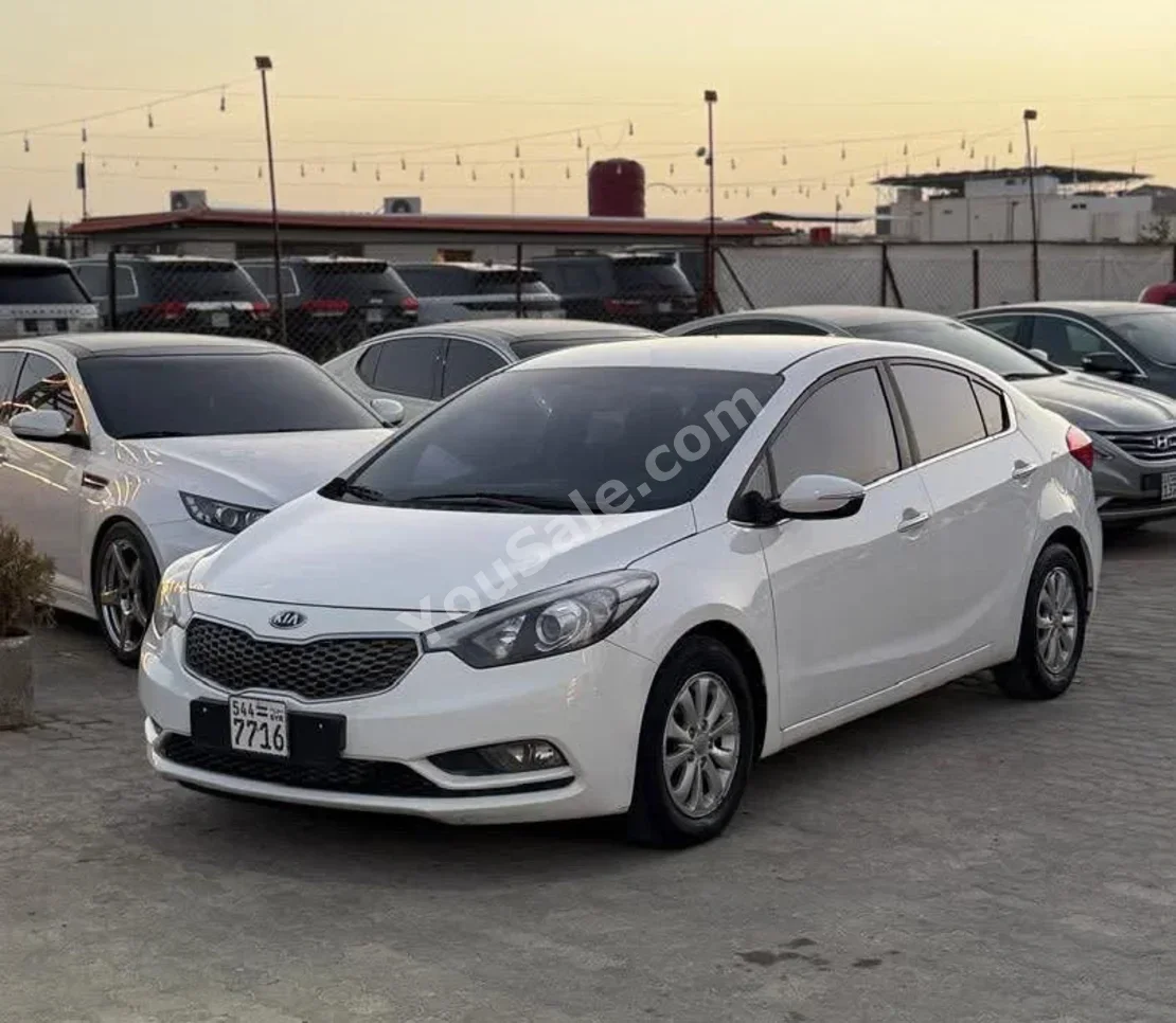Kia K3 2013 Automatic 200,000 km 4 Cylinder FWD Sedan White Gasoline