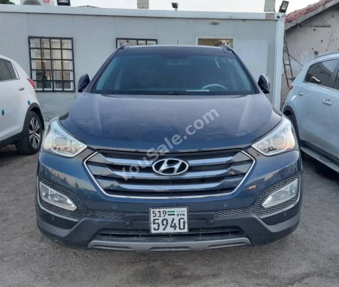 Hyundai Santa Fe 2013 Automatic 170,000 km 4 Cylinder FWD SUV Gray Metallic Diesel