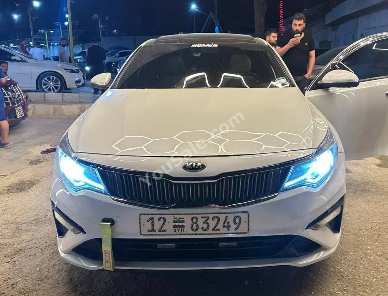 Kia K5 2017 Automatic 160,000 km 4 Cylinder FWD Sedan White Gasoline