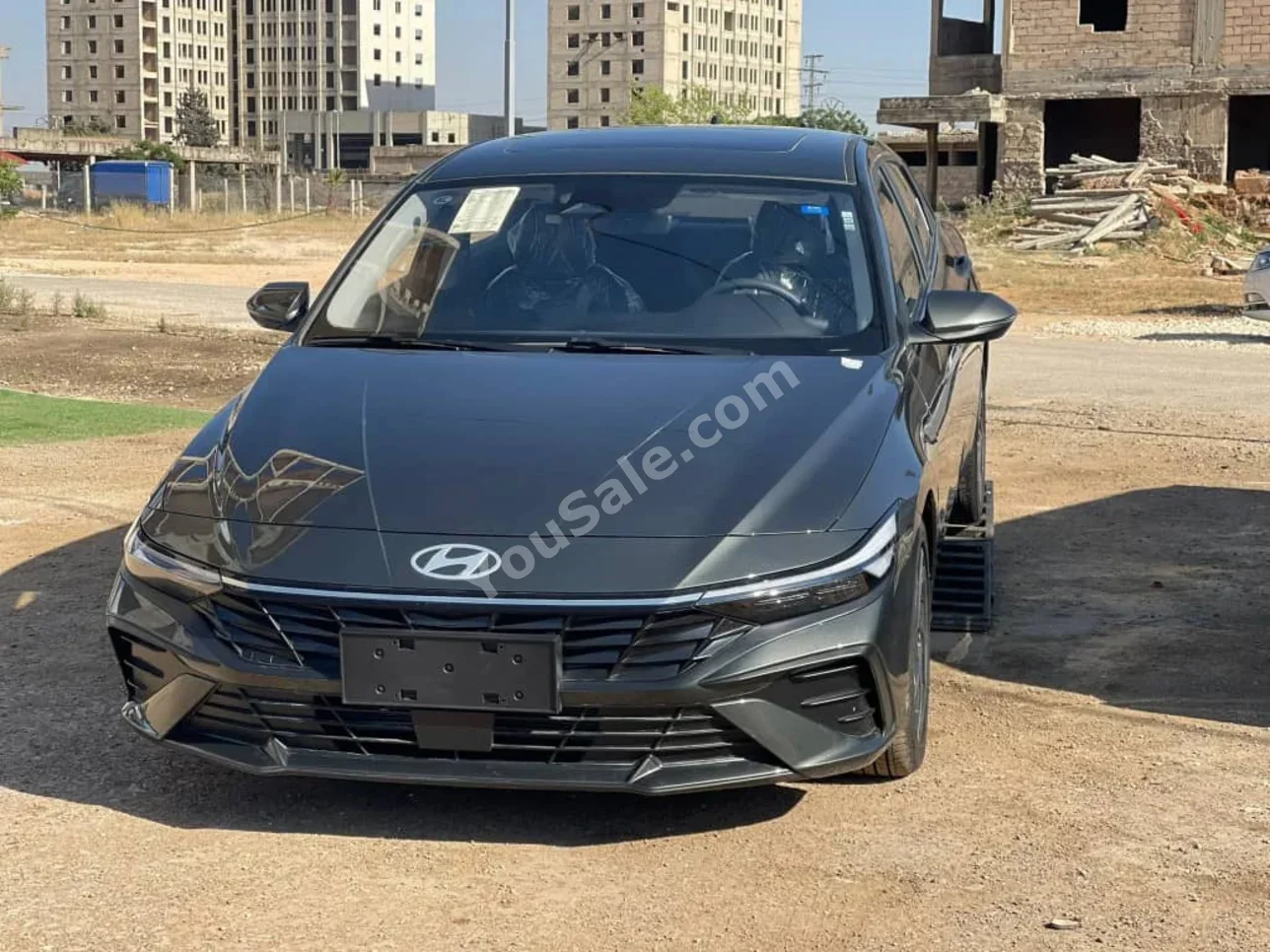 Hyundai Elantra 2025 Automatic 0 km 4 Cylinder FWD Sedan Dark Gray Gasoline