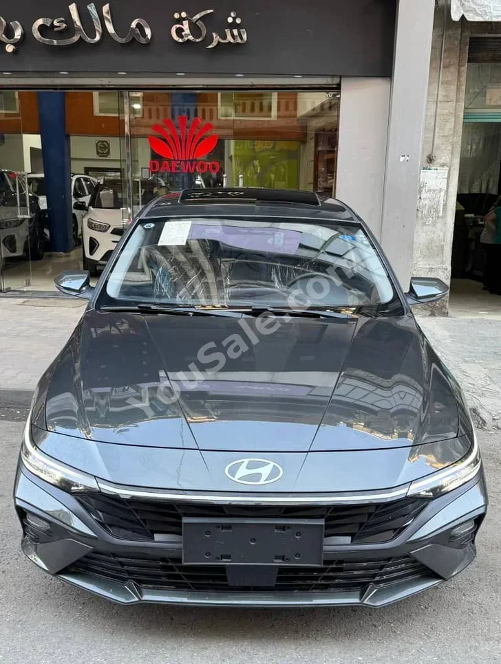 Hyundai  Elantra  2025  Automatic  0 km  4 Cylinder  FWD  Sedan  Gray  Gasoline