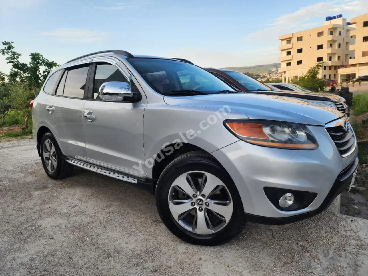 Hyundai Santa Fe 2012 Automatic 210,000 km 4 Cylinder FWD SUV Silver Gasoline
