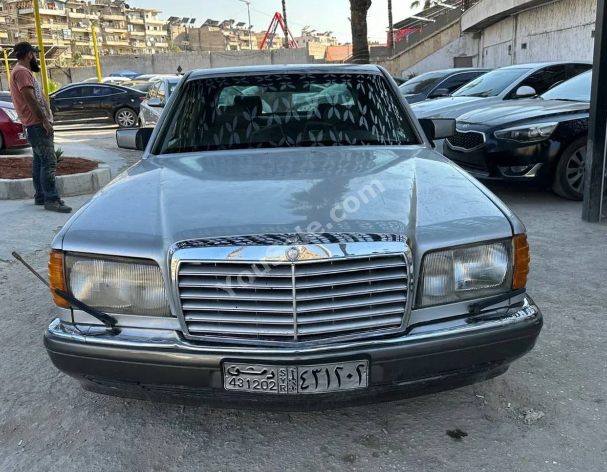 Mercedes-Benz 560 SEL 1983 Automatic 212,000 km 8 Cylinder RWD Sedan Silver Gasoline