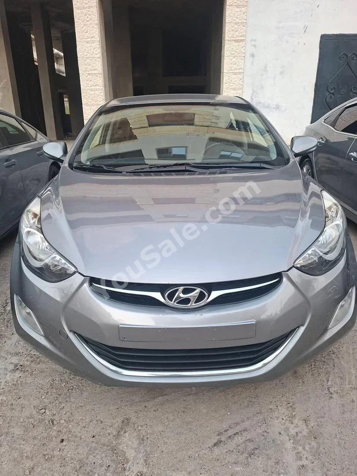 Hyundai  Elantra  2012  Automatic  160,000 km  4 Cylinder  FWD  Sedan  Gray  Gasoline