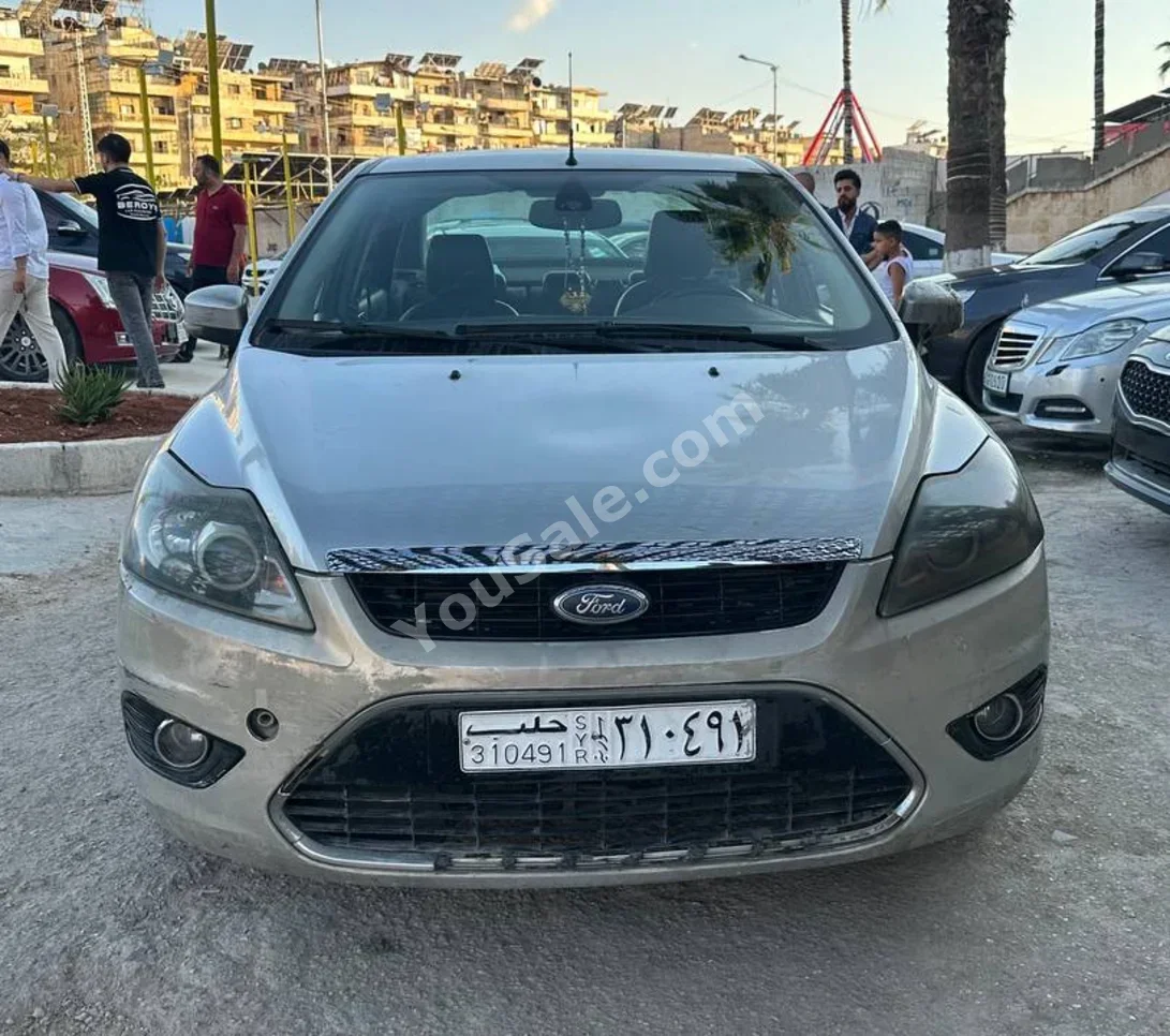 Ford Focus 2008 Automatic 200,000 km 4 Cylinder FWD Sedan Silver Gasoline