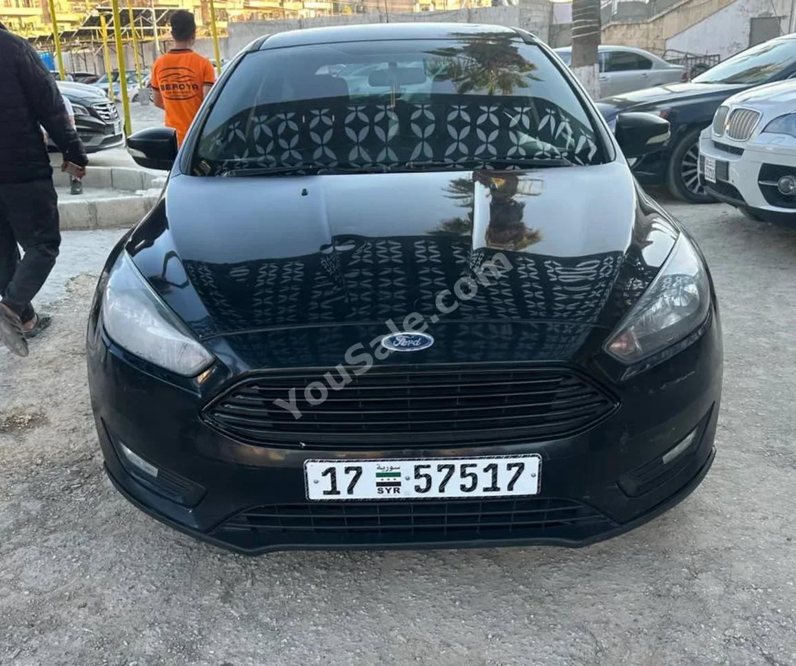Ford Focus 2016 Automatic 175,000 km 4 Cylinder FWD Hatchback Black Gasoline