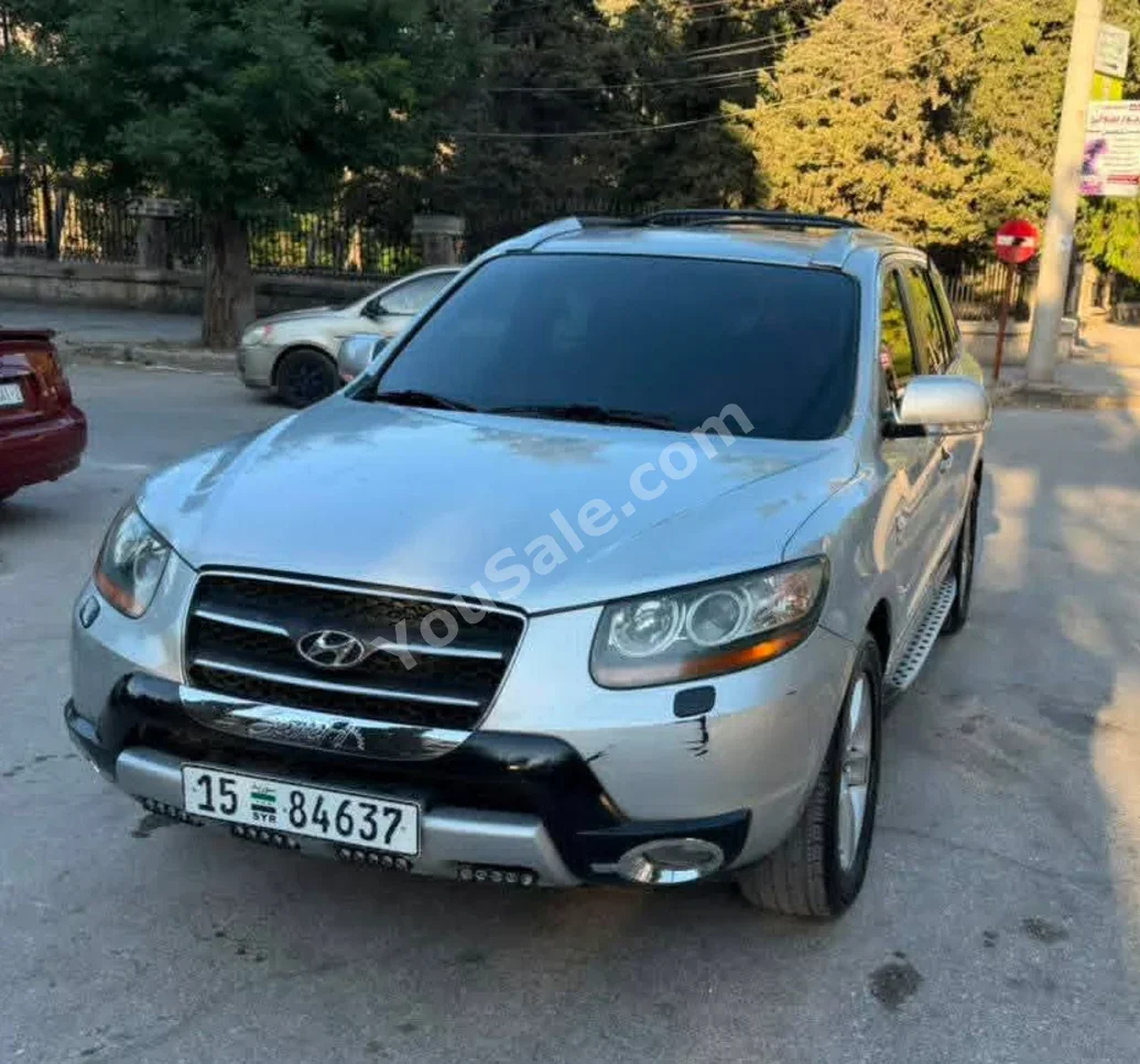 هيونداي  سانتا في  2008  اتوماتيك  275,000 كم  4 سلندر  دفع أمامي  اس يو في  فضي  ديزل
