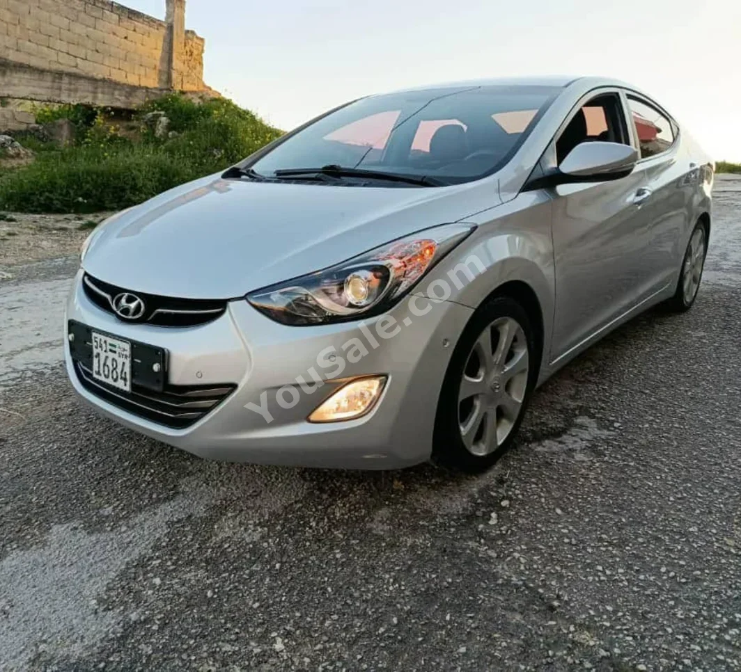Hyundai  Avante  2012  Automatic  85,000 km  4 Cylinder  FWD  Sedan  Silver  Gasoline