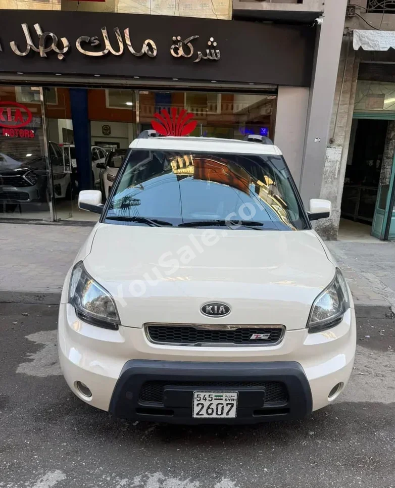 كيا  سول  2009  اتوماتيك  122,500 كم  4 سلندر  دفع أمامي  هاتشباك  بيج  بنزين