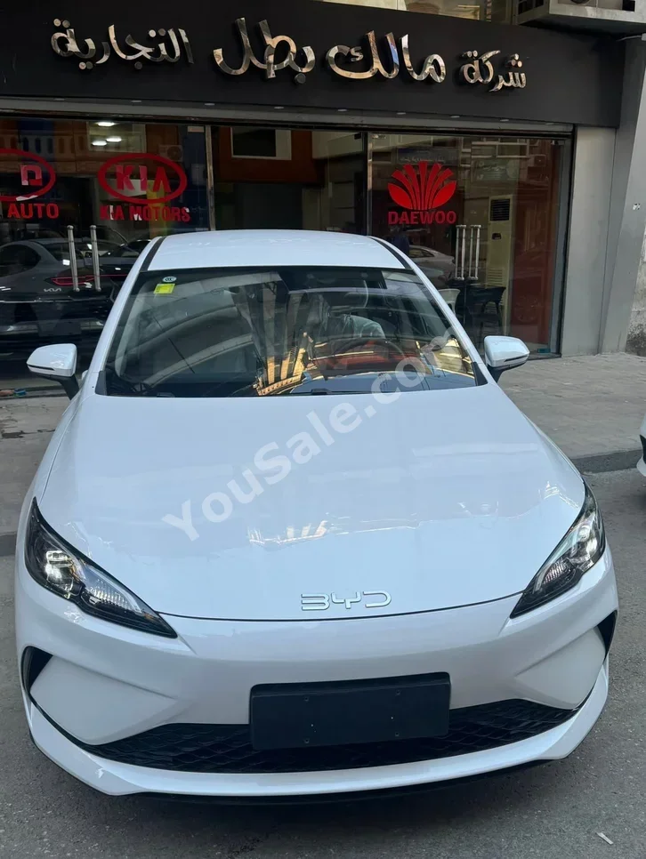 BYD  Seal  DM - i  2025  Automatic  0 km  4 Cylinder  FWD  Sedan  White  Hybrid