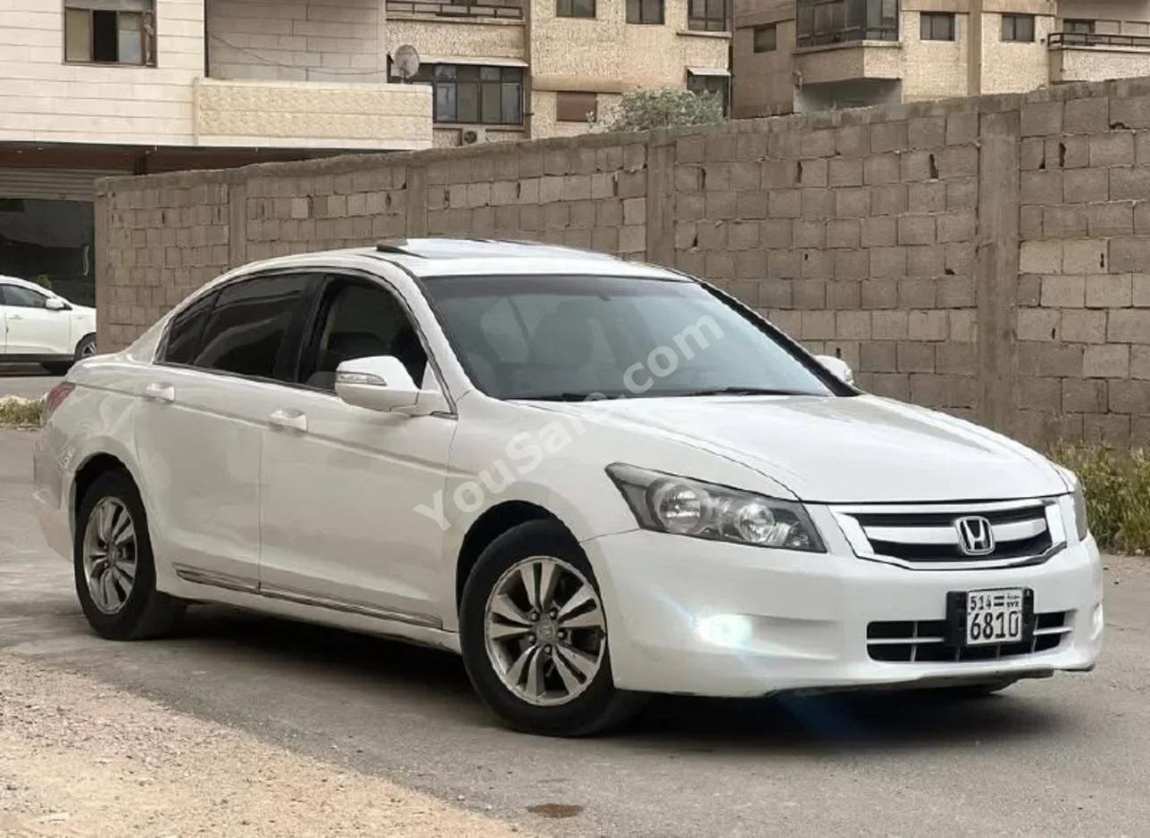 Honda  Accord  2012  Automatic  150,000 km  4 Cylinder  FWD  Sedan  White  Gasoline