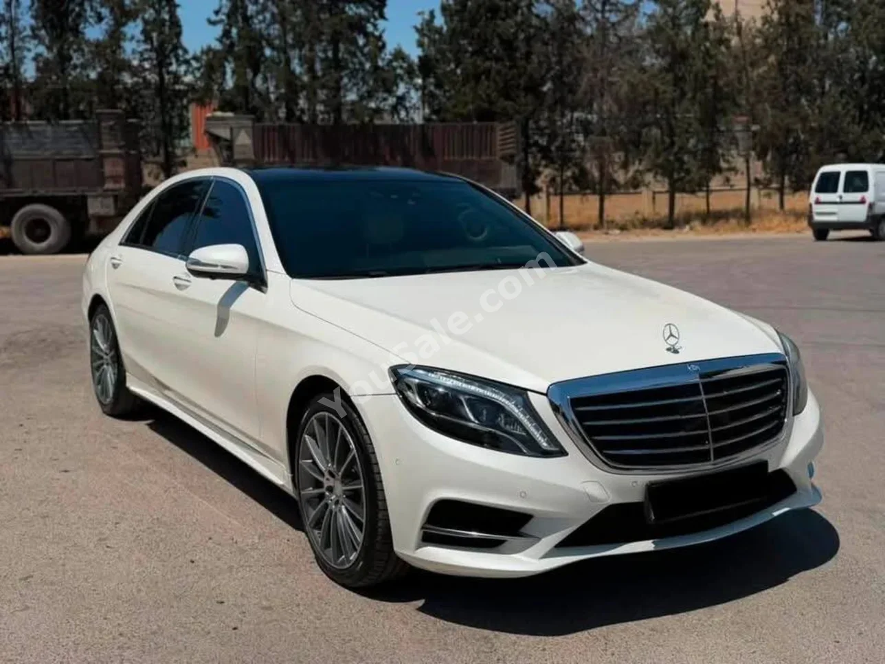 Mercedes-Benz  S-Class  500  2015  Automatic  157,000 km  8 Cylinder  4WD  Sedan  White  Gasoline