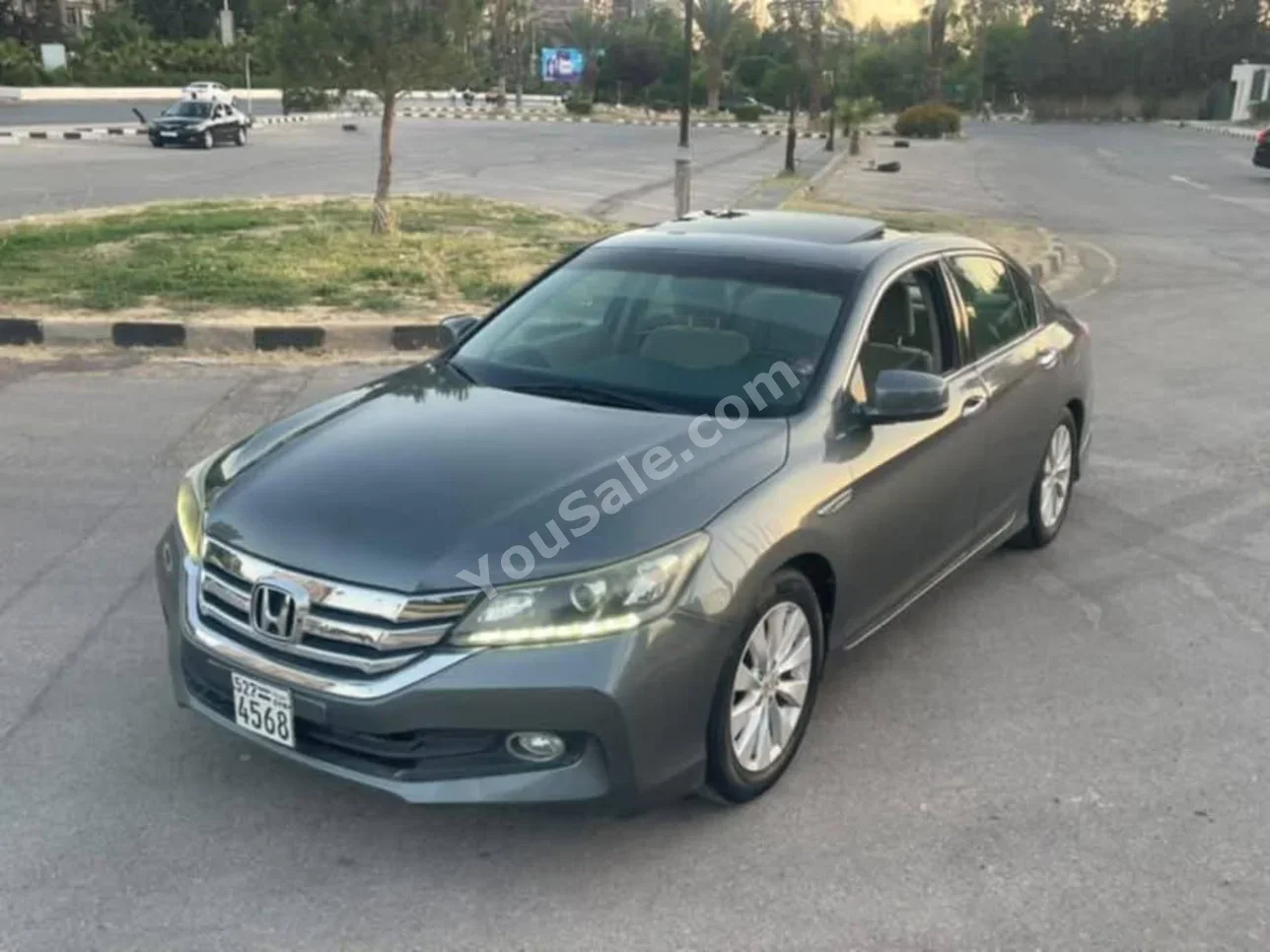 Honda  Accord  2015  Automatic  150,000 km  4 Cylinder  FWD  Sedan  Gray  Gasoline