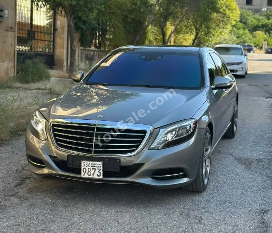 Mercedes-Benz  S-Class  550  2014  Automatic  170,000 km  8 Cylinder  4WD  Sedan  Gray  Gasoline