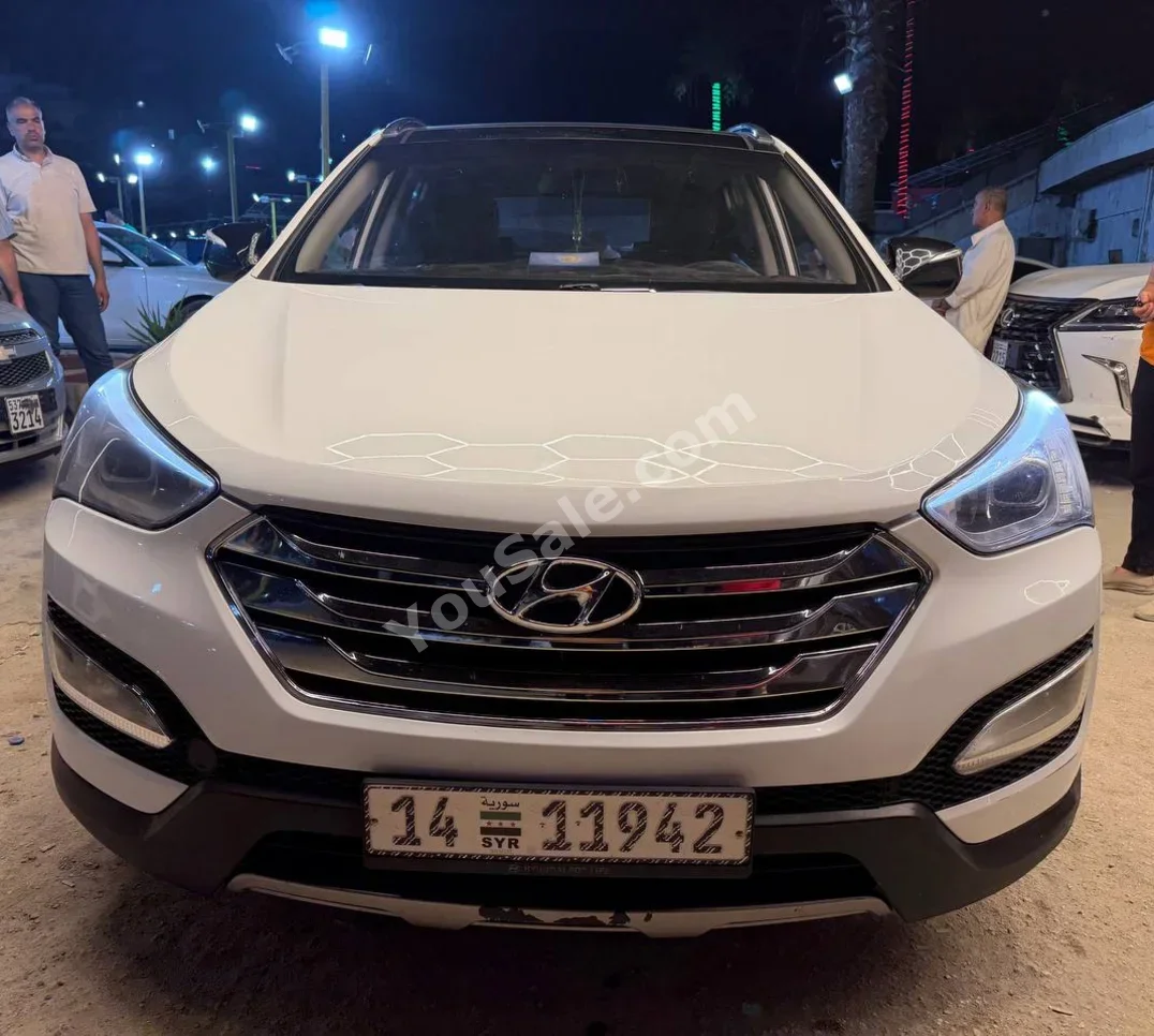 Hyundai  Santa Fe  2014  Automatic  200,000 km  4 Cylinder  FWD  SUV  White  Diesel