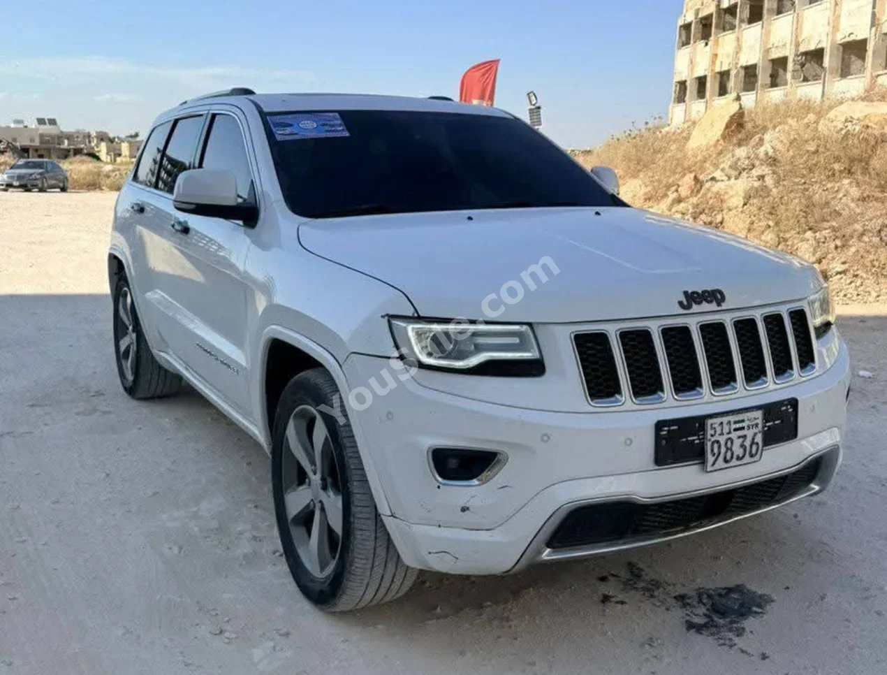 جييب  جراند شيروكي  2015  اتوماتيك  320,000 كم  4 سلندر  دفع رباعي  اس يو في  أبيض  ديزل
