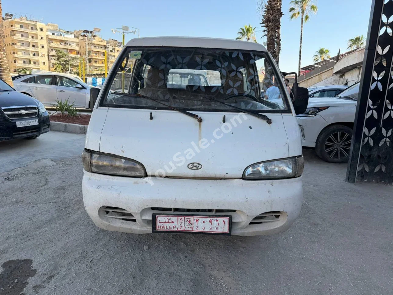 Hyundai H1 1998 Manual 500,000 km 4 Cylinder RWD Van / Bus White Diesel