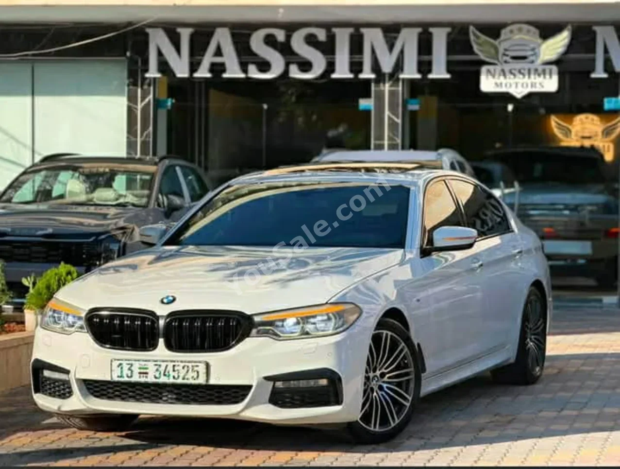 بي ام دبليو الفئة - الخامسة 530i 2018 اتوماتيك 130,000 كم 4 سلندر دفع خلفي سيدان أبيض بنزين