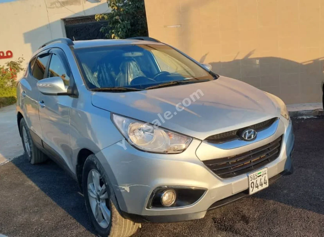 Hyundai Tucson 2010 Automatic 245,000 km 4 Cylinder FWD SUV Silver Diesel