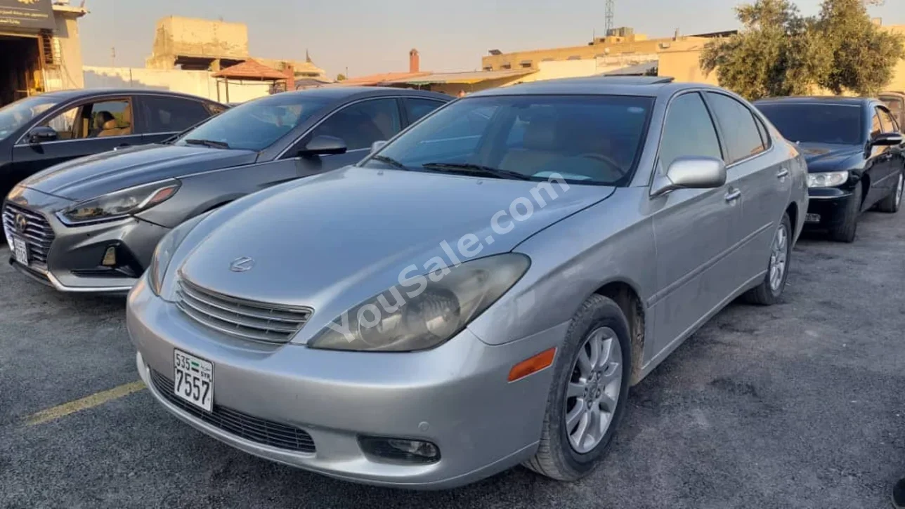 لكزس اي اس 350 2004 اتوماتيك 275,000 كم 6 سلندر دفع خلفي سيدان فضي بنزين