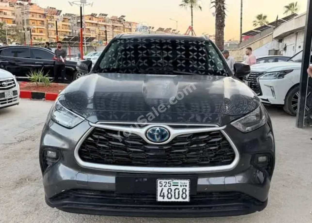 تويوتا هاي لاندر 2020 اتوماتيك 80,000 كم 4 سلندر دفع أمامي اس يو في رصاصي هايبرد